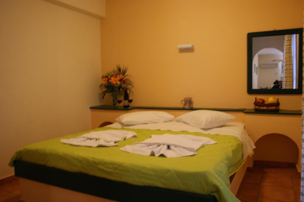 Jason Studios & Apartments Naxos City Habitación foto
