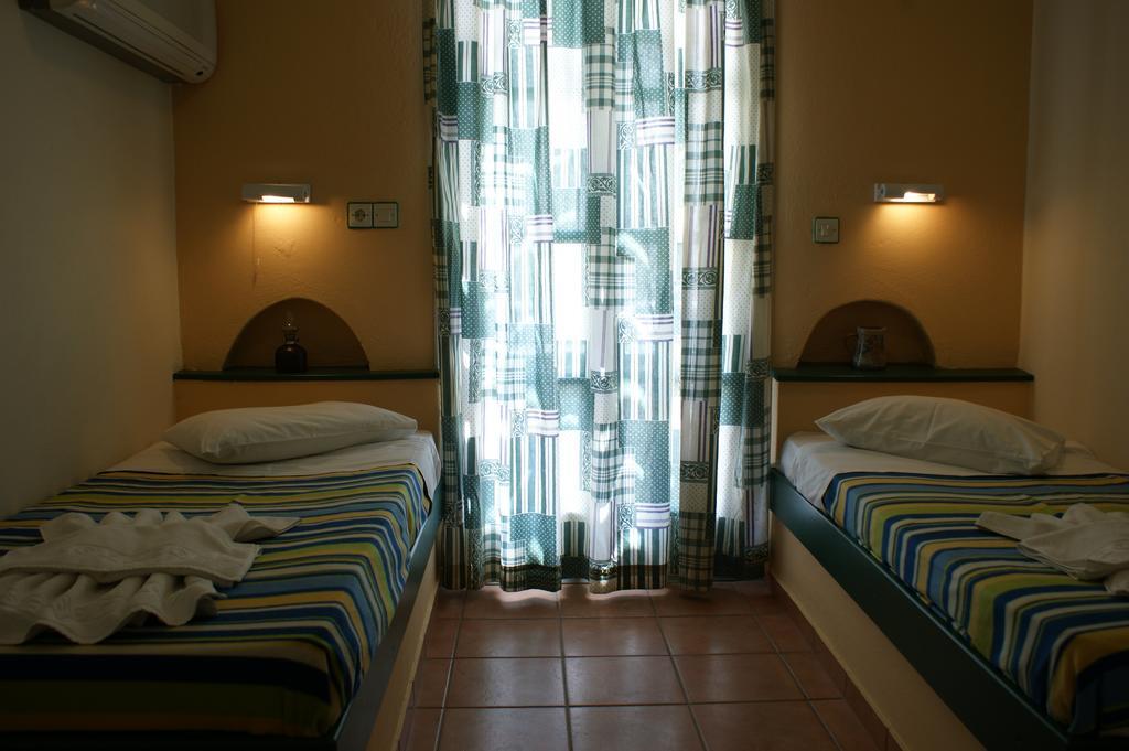 Jason Studios & Apartments Naxos City Habitación foto
