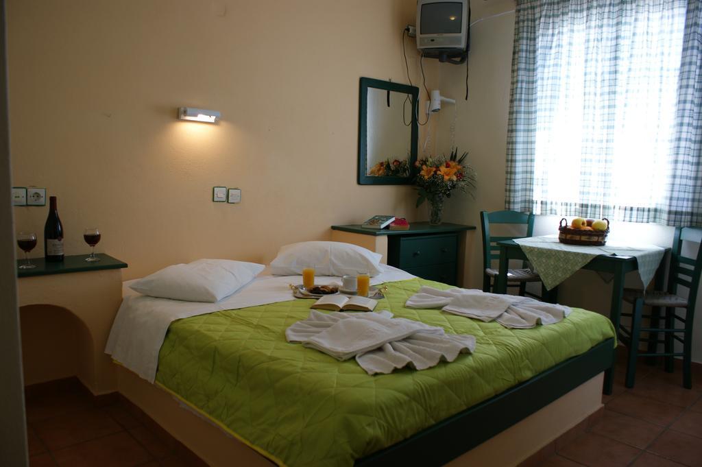 Jason Studios & Apartments Naxos City Habitación foto
